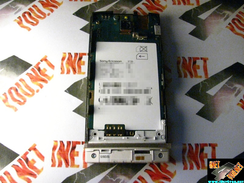 Xperia U ST25i Micro Reparatur rahmen ausgebaut