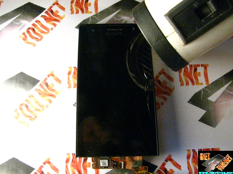 Xperia U ST25i Micro Reparatur touchscreen stecker trennen